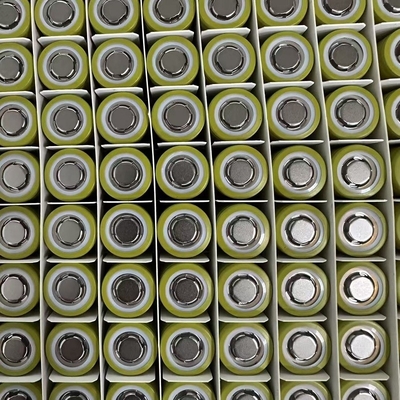 21700 lithium-ion batterijcellen, 5000 mAh capaciteit, 3C 15A ontlading.